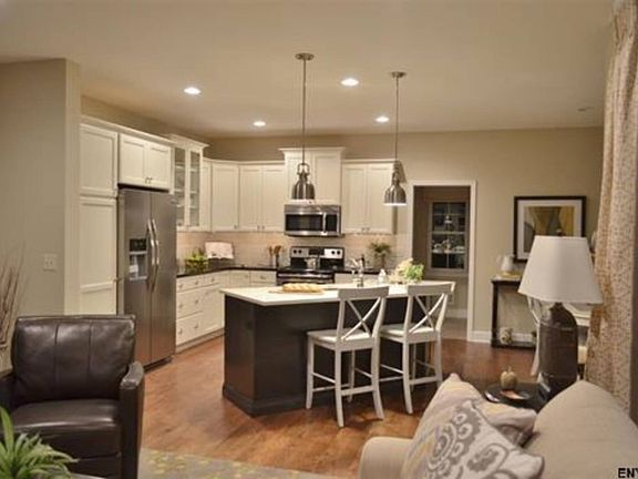 5th image of 46 Tamarac Dr