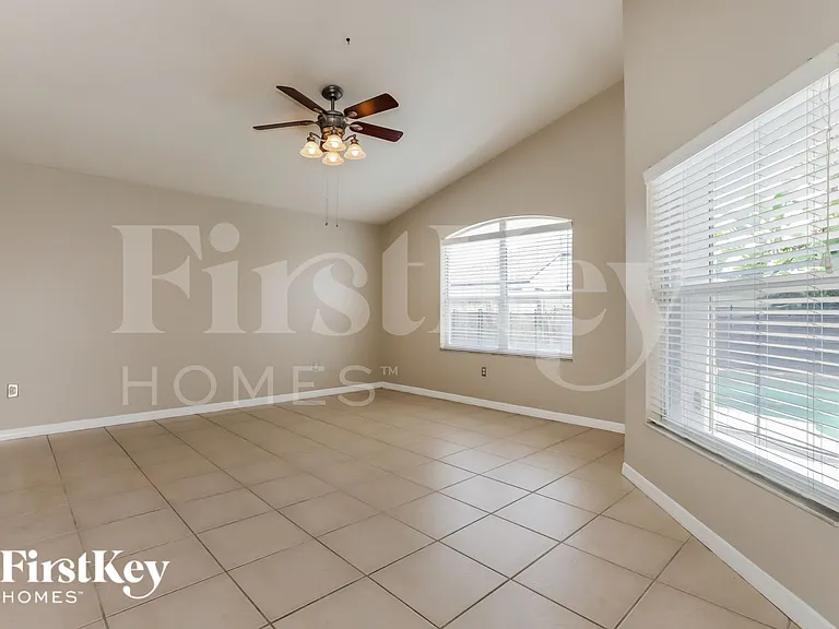 2202 Cattleman Dr — Photo 2