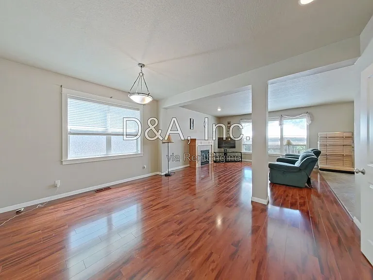 2156 Marten Ave SW — Photo 4