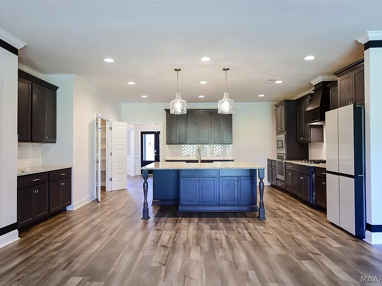 1270 Charleston Dr — Photo 11