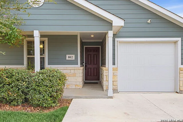 3 bed, 2.0 bath, 1010 sqft, $1,800 — Photo 3