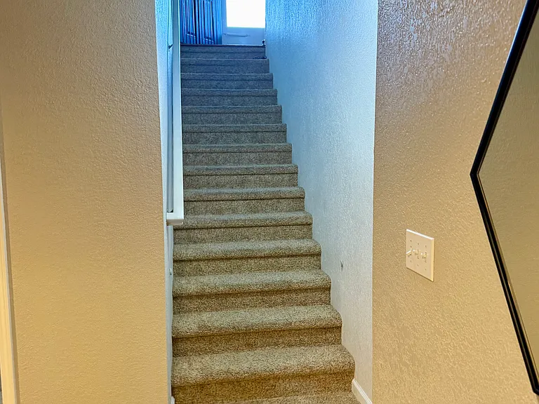 516 E Apache St — Photo 6