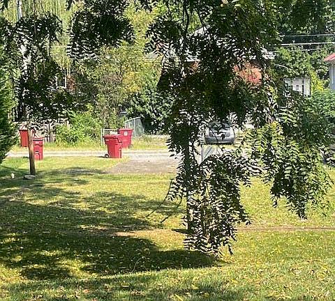 4th image of West Dr