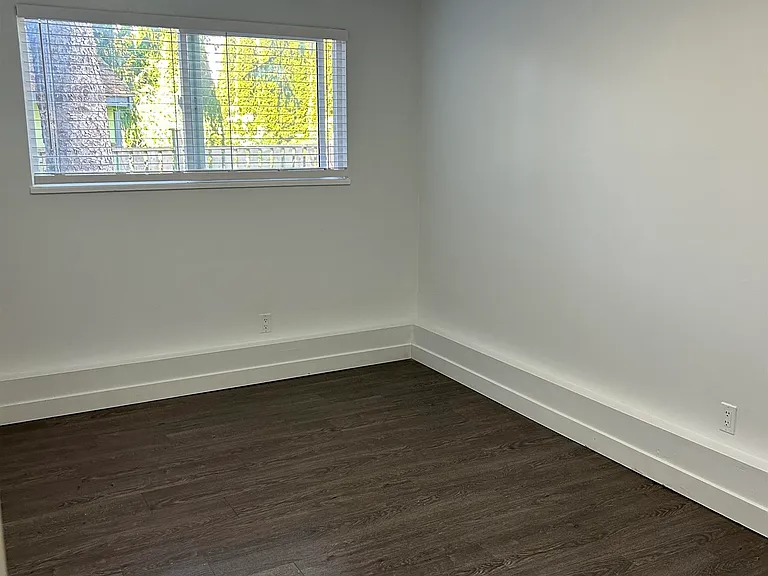 10591 Agassiz Ct — Photo 8