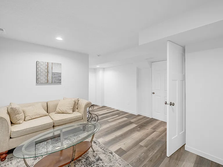 690 SE Drumlin Dr — Photo 19