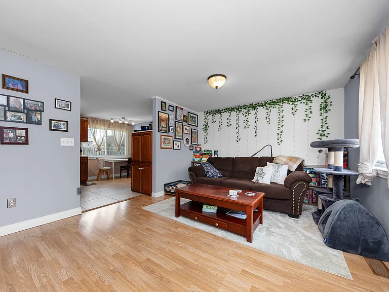 2 Faust Ct — Photo 12