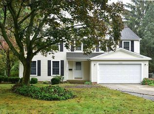 31323 Carlton Dr, Bay Village, OH