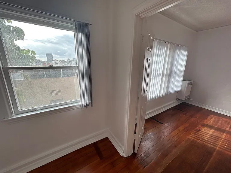 318 N. Mariposa Ave. — Photo 10