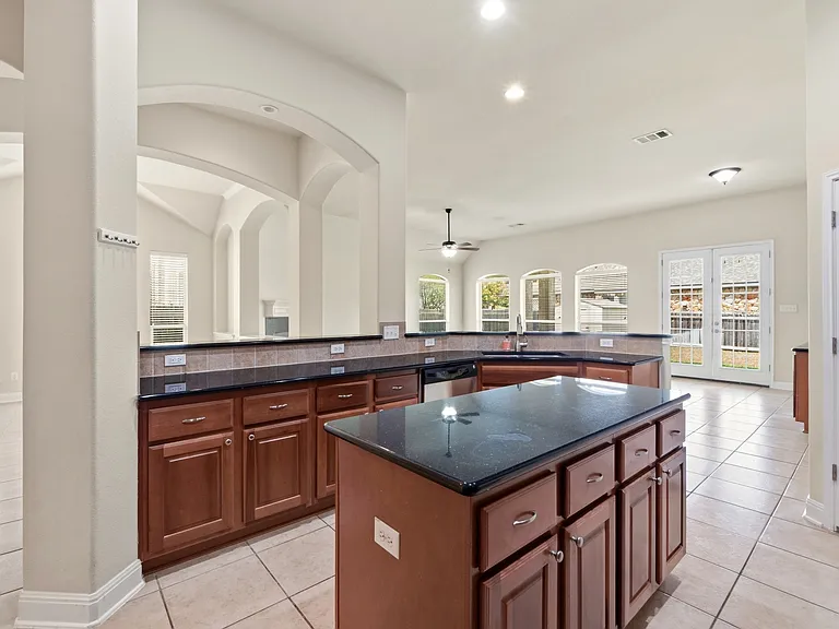 1301 David Cv — Photo 14