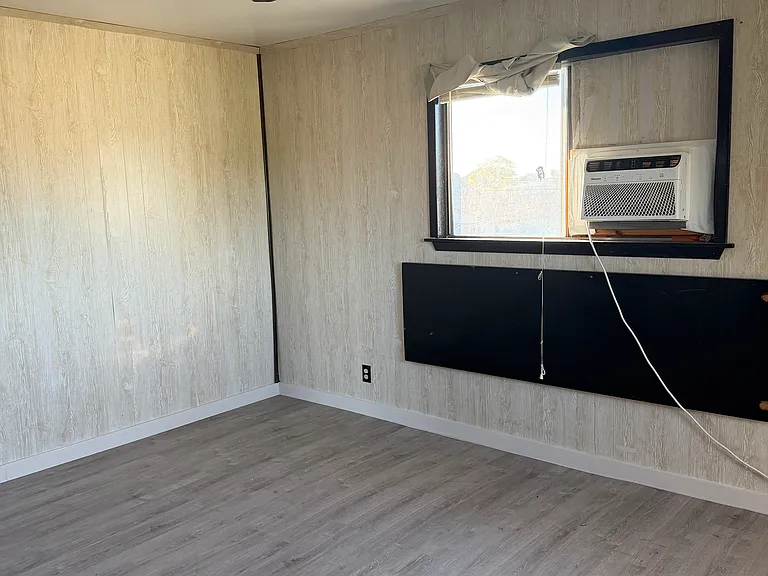 1265 N Commercial St #7 — Photo 8