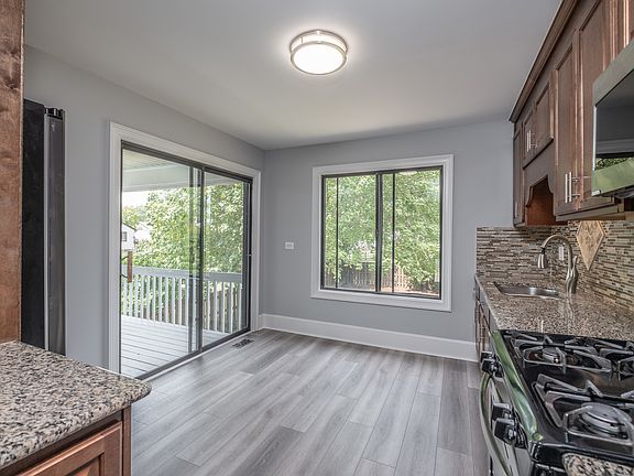 4th image of 334 Albert Dr