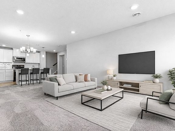 4th image of 8042 Abercrombie Ln