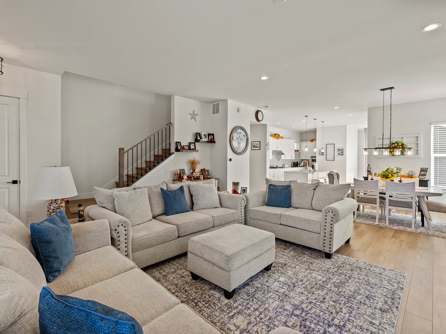 3 bed, 3184 sqft, $2,900 — Photo 3