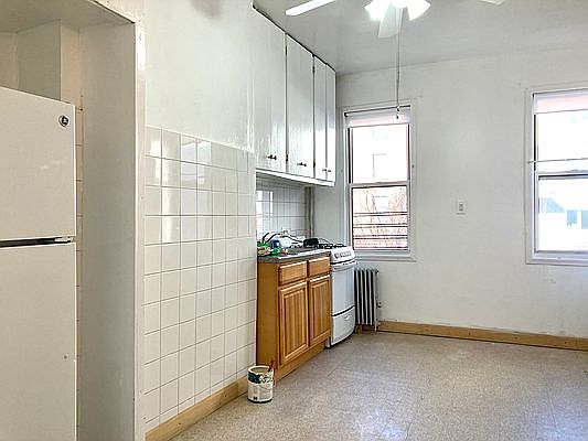 2nd image of 129 Boerum St APT 2L