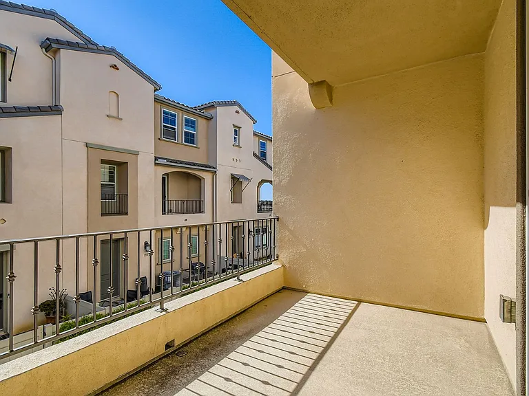 1604 Santa Paulina — Photo 22