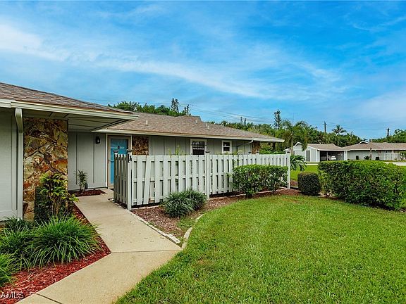 2nd image of 4261 Island Cir #1