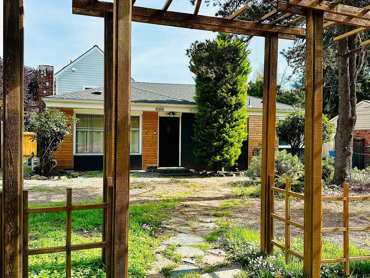 2 bed, 910 sqft, $2,600 — Photo 1