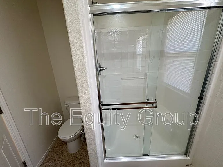2106 W Lark Ave — Photo 13