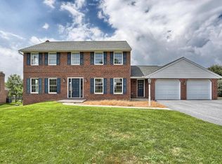 664 Snyder Hill Rd, Lititz, PA 17543
