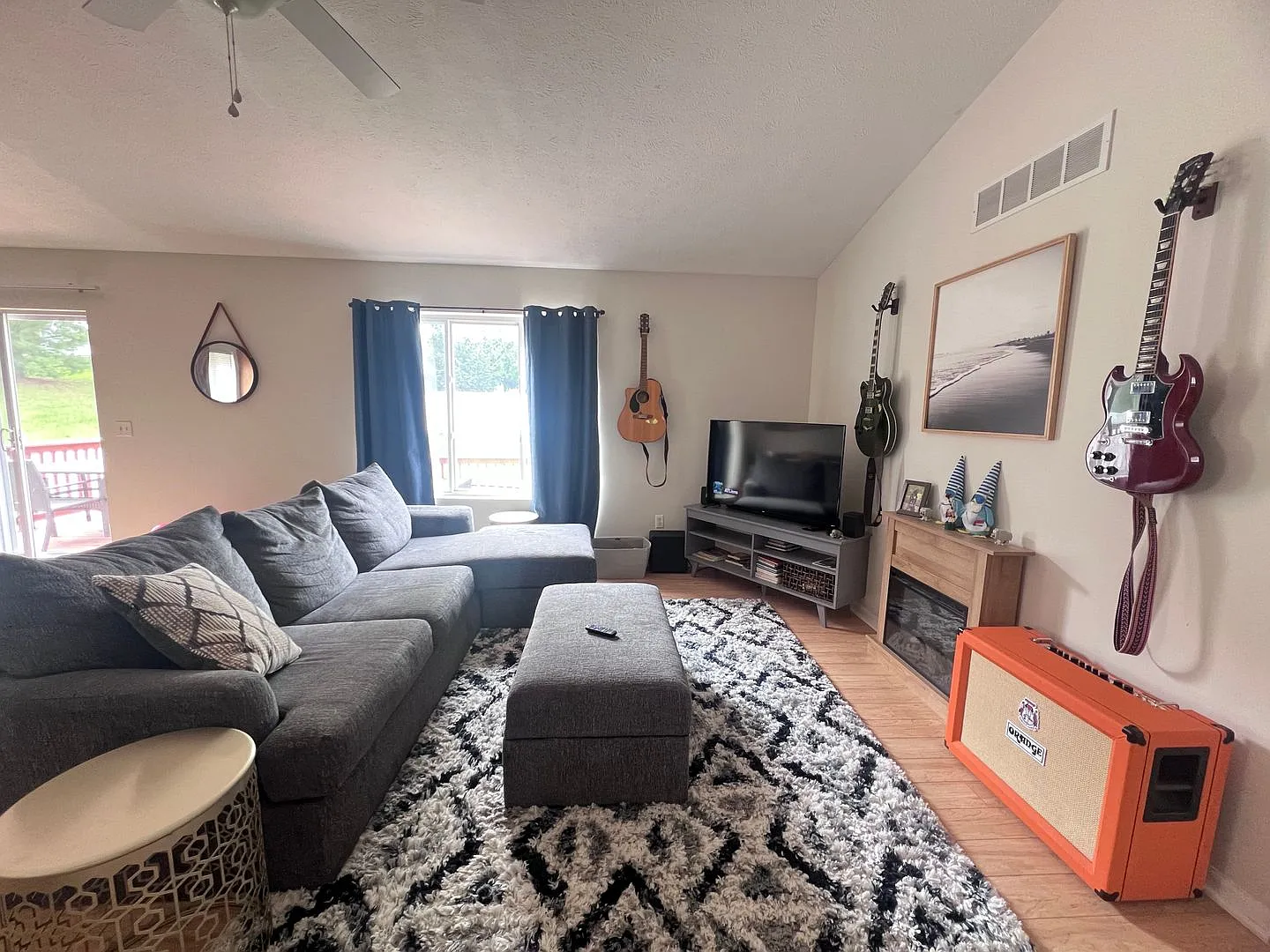 Three Bedroom Home with Central Air! — Photo 2