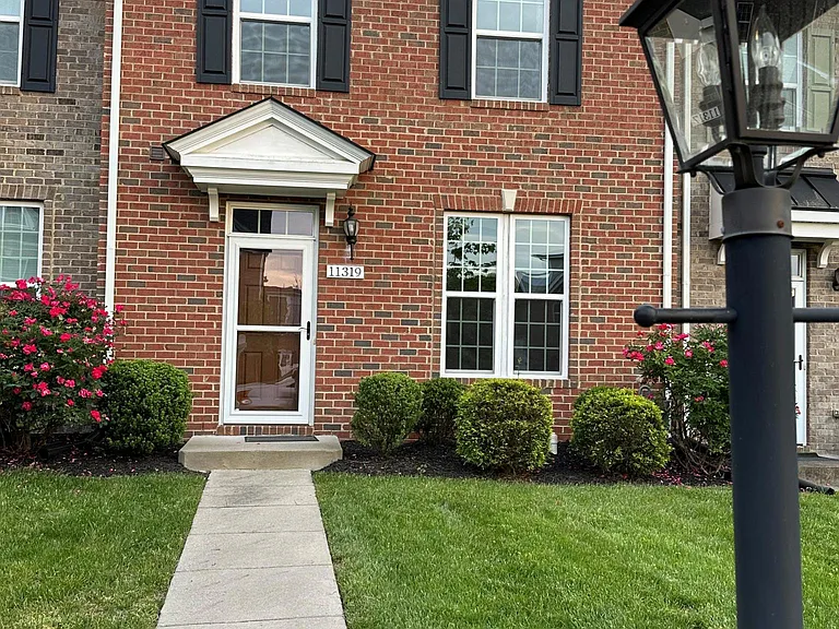11319 Sadler Walk Ln — Photo 2