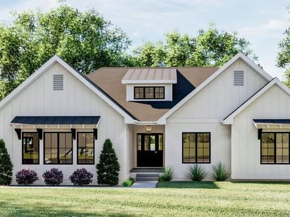 4 Carnation St, Cumberland, RI 02864