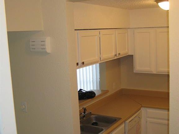 5th image of 6711 Deatonhill Dr #B