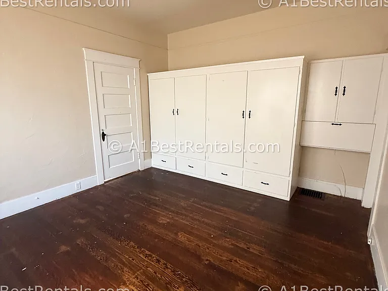 107 Hackberry Ave — Photo 8