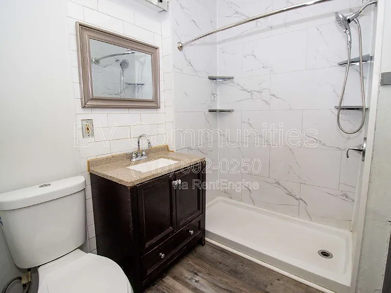 9711 Parmelee Ave — Photo 14