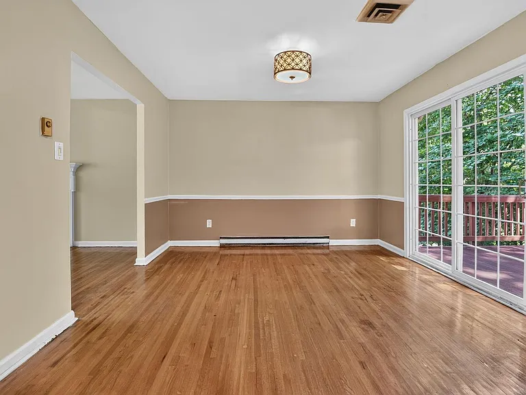 3409 Beverly Dr — Photo 10