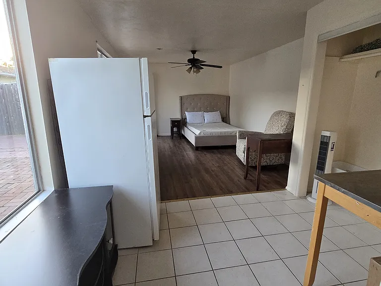 1810 Vicente Dr — Photo 7