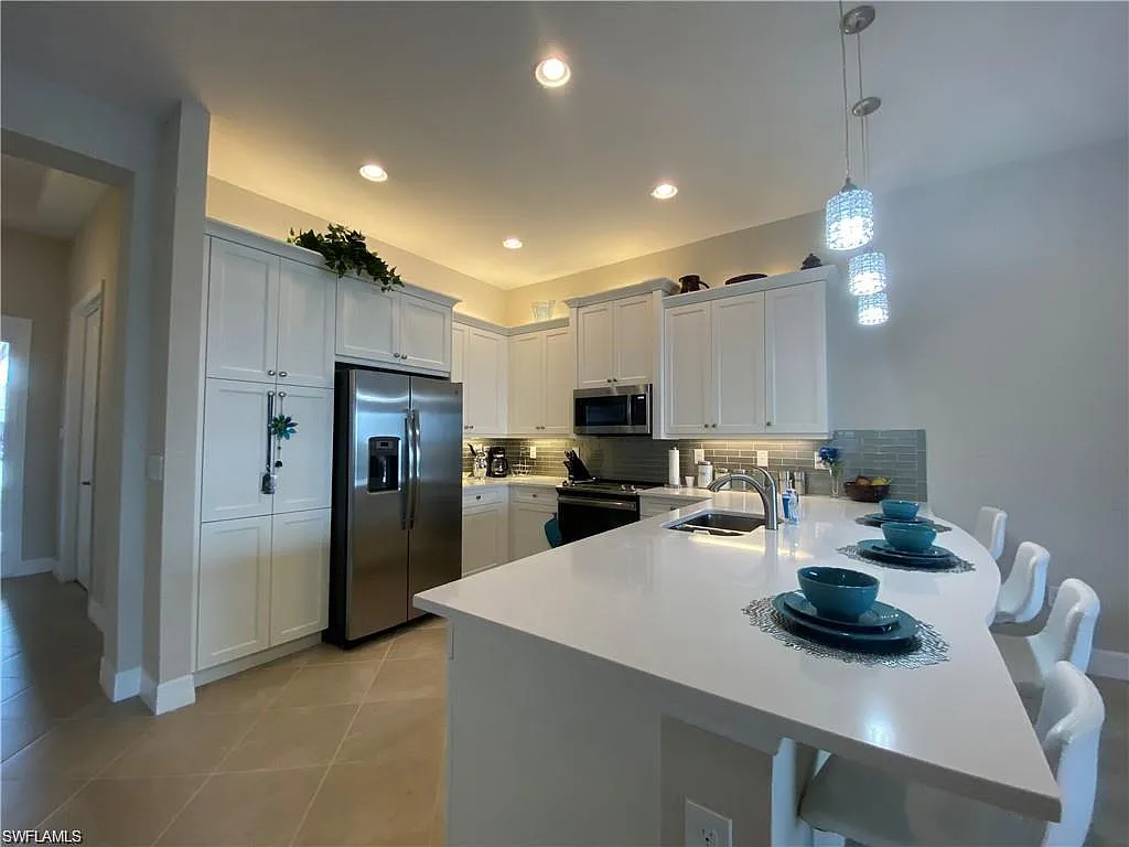 2 bed, 2.0 bath, 1857 sqft, $4,500 — Photo 3