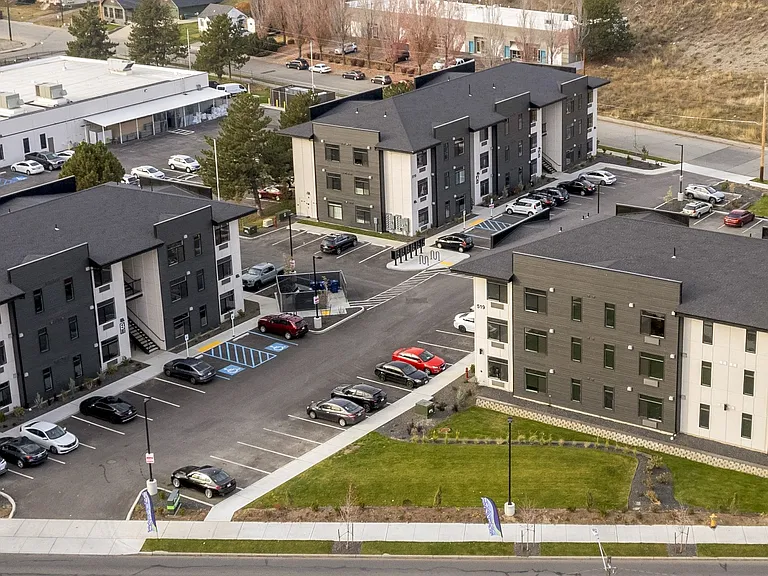 The Flats on Foothills — Photo 22