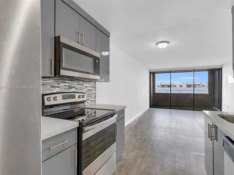 10400 SW 108th Ave #A413 — Photo 5
