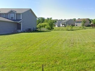 2147 Sugar Creek Dr NW, Cedar Rapids, IA 52405