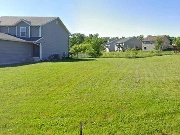 2147 Sugar Creek Dr NW, Cedar Rapids, IA 52405
