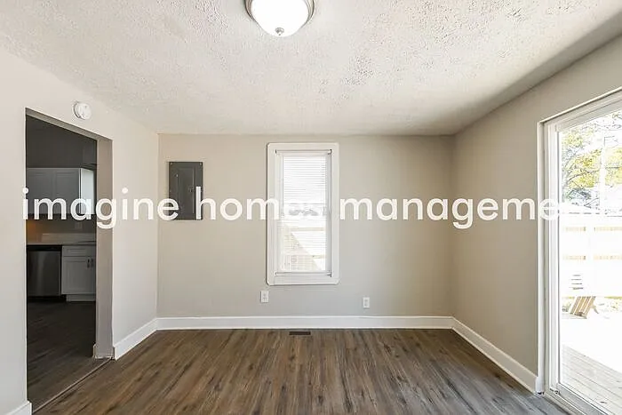 1215 N Olney St — Photo 15