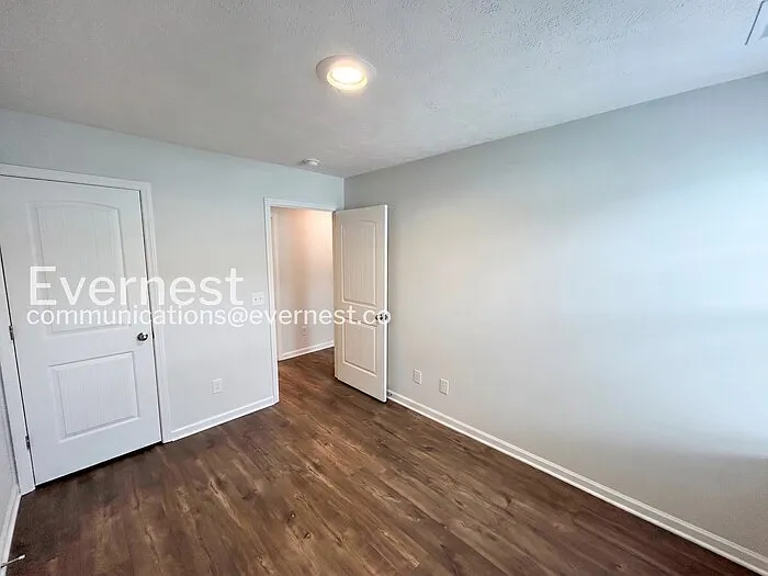305 Raines Ct — Photo 12