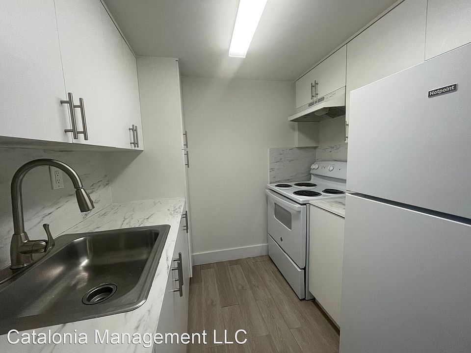 1st image of 1051 East Dr #163