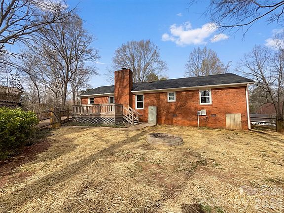 5th image of 973 Pleasant Ridge Rd