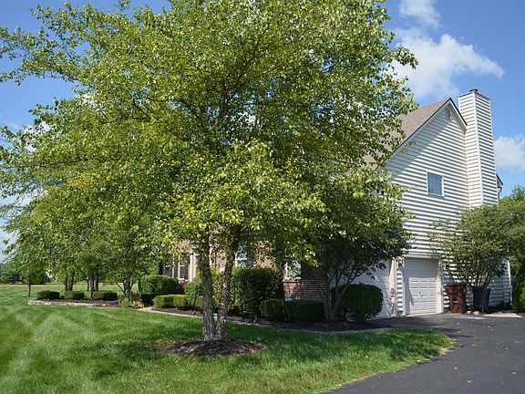 3rd image of 211 Bermuda Dr NW