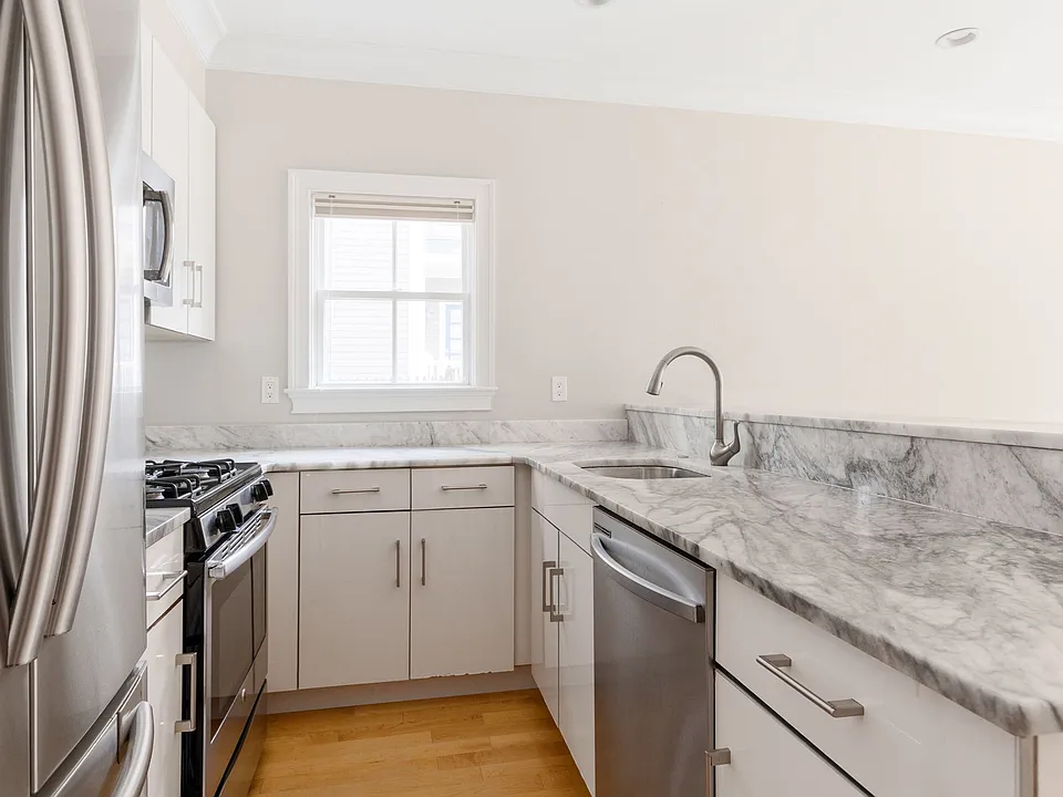 9 Sheridan St #1