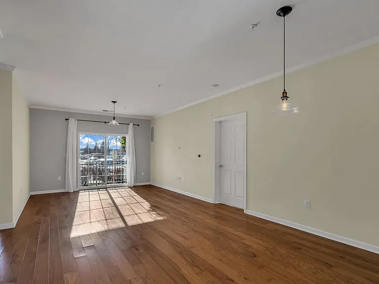 1113 Halifax Pl — Photo 5