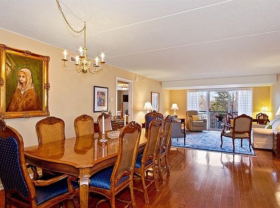 4th image of 435 William St Unit 303