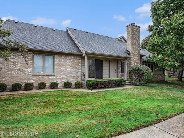16724 Shale Ct, Macomb, MI 48042