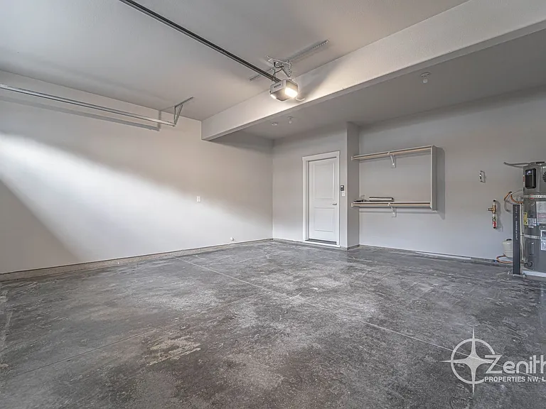 4924 NE 2nd Ct — Photo 15
