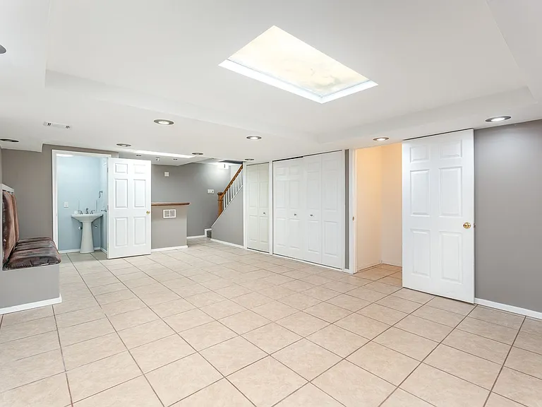 247 Buckley Dr — Photo 14