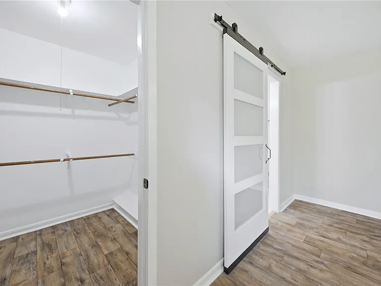 2304 Devonshire St — Photo 19