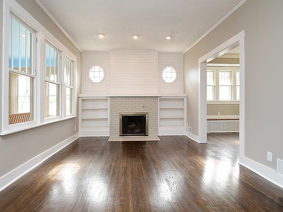 5th image of 2579 Mary St