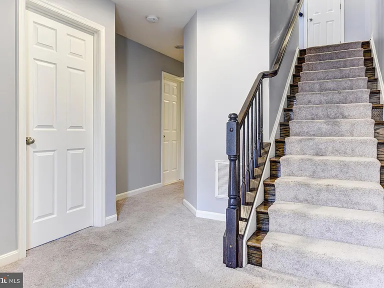 44104 Turf Field Sq — Photo 3